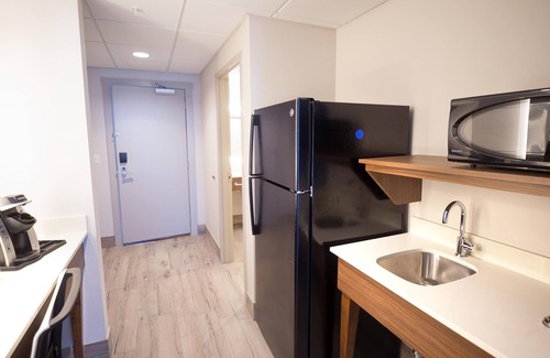 Panama City Beach Hotel | Holiday Inn Express & Suites Panama City Beach - Beachfront by IHG