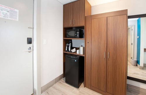 Panama City Beach Hotel | Holiday Inn Express & Suites Panama City Beach - Beachfront by IHG