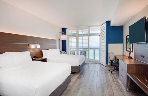 Panama City Beach Hotel | Holiday Inn Express & Suites Panama City Beach - Beachfront by IHG