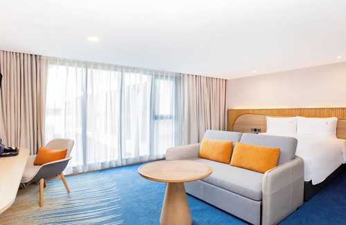 Yan Nawa Hotel | Holiday Inn Express and Suites Bangkok Central Pier by IHG