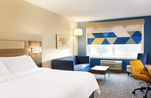 Joplin Hotel | Holiday Inn Express And Suites Joplin Southeast by IHG