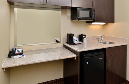 Wayne Hotel | Holiday Inn Express and Suites Indianapolis W- Airport Area by IHG