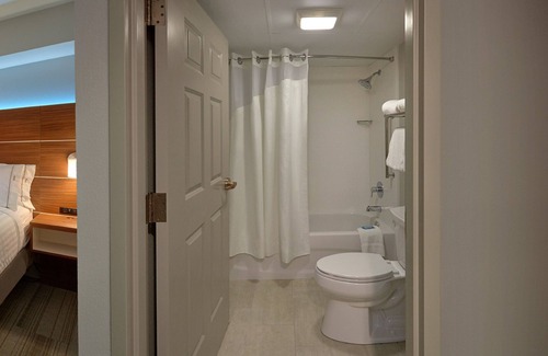 Sevierville Hotel | Holiday Inn Express and Suites Pigeon Forge Sevierville by IHG