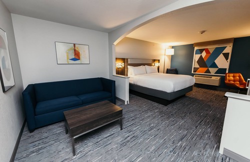 Urbandale Hotel | Holiday Inn Express and Suites Urbandale by IHG