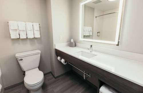 Urbandale Hotel | Holiday Inn Express and Suites Urbandale by IHG