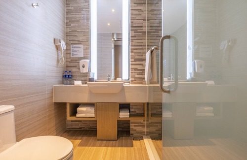 Lishan District Hotel | Holiday Inn Express Anshan Downtown by IHG