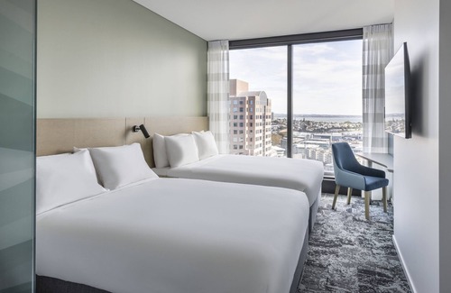 Auckland Central Business District Hotel | Holiday Inn Express Auckland City Centre by IHG