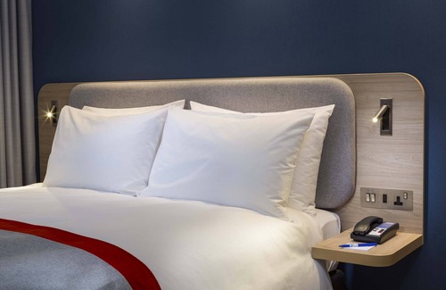 Belfast City Centre Hotel | Holiday Inn Express Belfast City by IHG