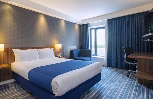 Seisdon Hotel | Holiday Inn Express Birmingham - South A45, an IHG Hotel