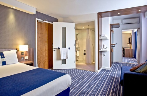 Seisdon Hotel | Holiday Inn Express Birmingham - South A45, an IHG Hotel
