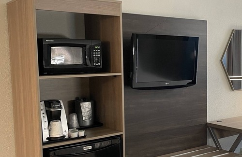 Burlington Hotel | Holiday Inn Express Burlington by IHG