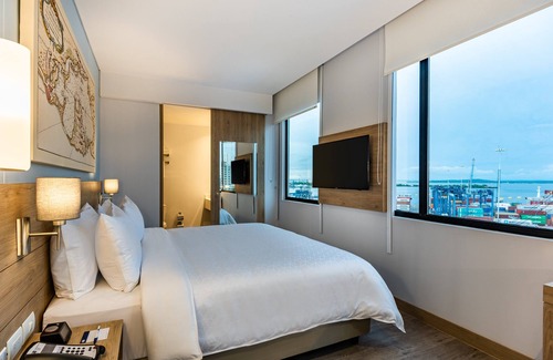 Manga Hotel | Holiday Inn Express Cartagena Manga by IHG
