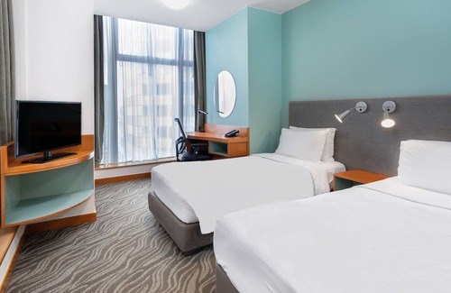 Bowrington Hotel | Holiday Inn Express Causeway Bay Hong Kong, an IHG Hotel