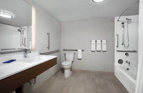 Charleston Hotel | Holiday Inn Express Charleston-Civic Center by IHG