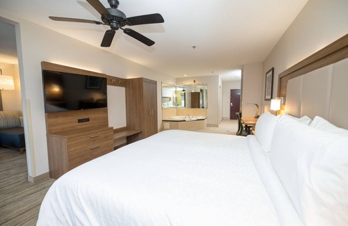 Clinton Hotel | Holiday Inn Express Clinton by IHG
