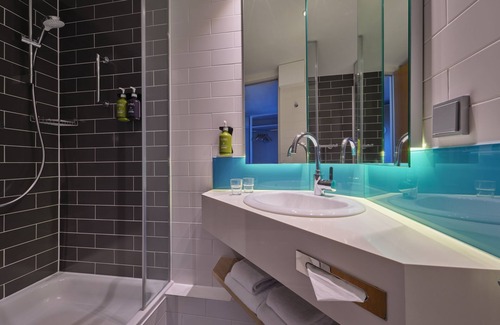 Duesseltal Hotel | Holiday Inn Express Düsseldorf City North by IHG