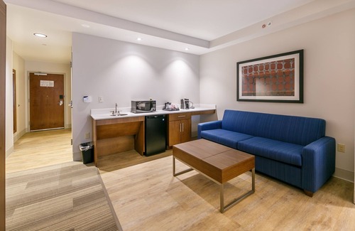 Gatlinburg Hotel | Holiday Inn Express Gatlinburg Downtown by IHG