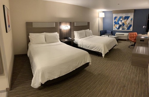 Hermosa Beach Hotel | Holiday Inn Express Hotel & Suites Hermosa Beach by IHG