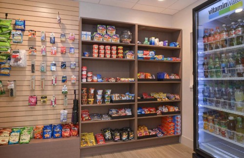 Downtown Indianapolis Hotel | Holiday Inn Express Hotel & Suites Indianapolis Dtn-Conv Ctr by IHG