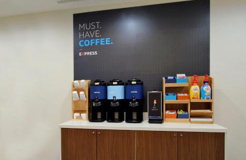 Bentonville Hotel | Holiday Inn Express Hotel & Suites Bentonville by IHG