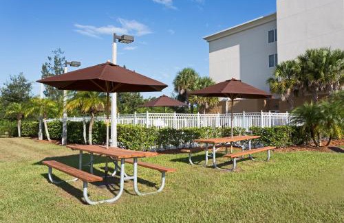 Fort Pierce Hotel | Holiday Inn Express Hotel & Suites Fort Pierce West by IHG