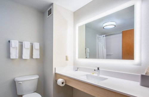 Lewisburg Hotel | Holiday Inn Express Hotel & Suites Lewisburg by IHG