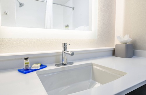 Bastrop Hotel | Holiday Inn Express Hotel & Suites Bastrop by IHG