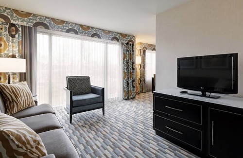 Warwick Hotel | Holiday Inn Express Hotel & Suites Warwick-Providence (Arpt) by IHG