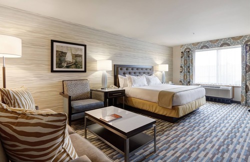 Warwick Hotel | Holiday Inn Express Hotel & Suites Warwick-Providence (Arpt) by IHG
