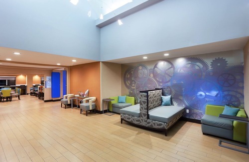 Mebane Hotel | Holiday Inn Express Hotel & Suites Mebane by IHG