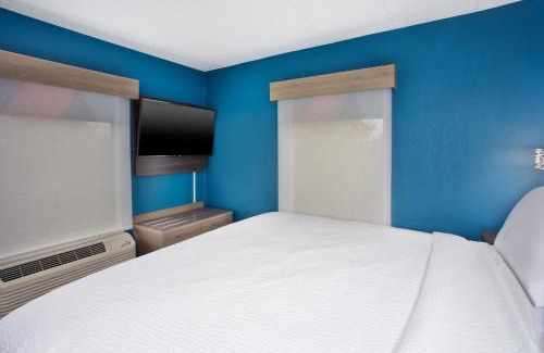 Dover Hotel | Holiday Inn Express Hotel & Suites Dover by IHG
