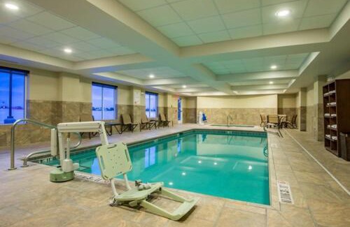 Hobbs Hotel | Holiday Inn Express Hotel & Suites Hobbs by IHG