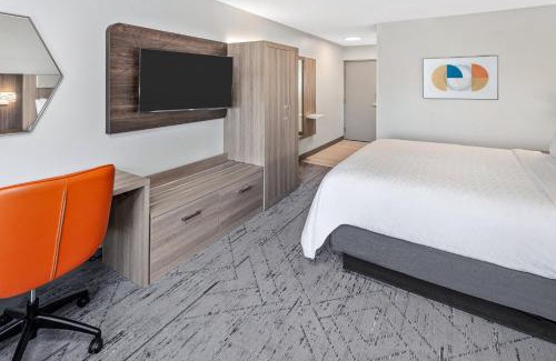 Algonquin Hotel | Holiday Inn Express Hotel & Suites Chicago-Algonquin by IHG