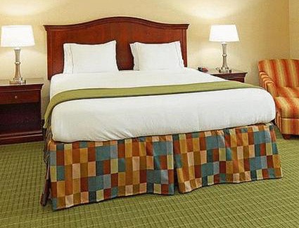 Henderson Hotel | Holiday Inn Express Hotel & Suites Henderson - Traffic Star by IHG