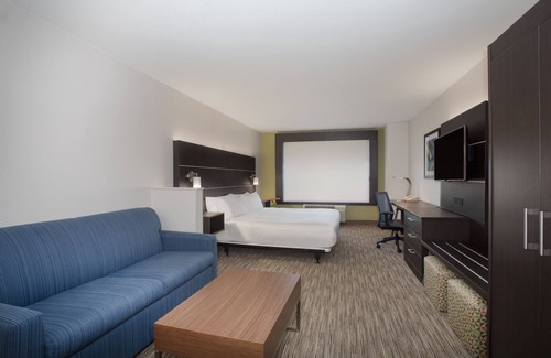 Longmont Hotel | Holiday Inn Express Hotel & Suites Longmont by IHG