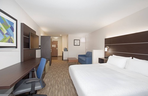 Longmont Hotel | Holiday Inn Express Hotel & Suites Longmont by IHG