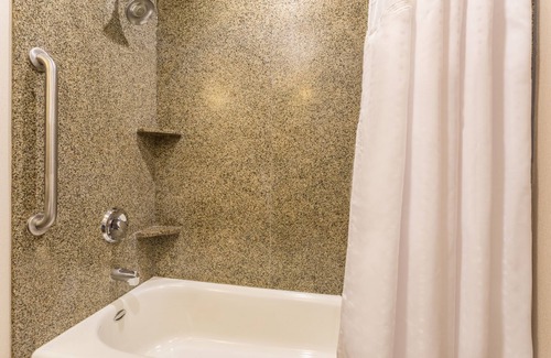 Manteca Hotel | Holiday Inn Express Hotel & Suites Manteca by IHG