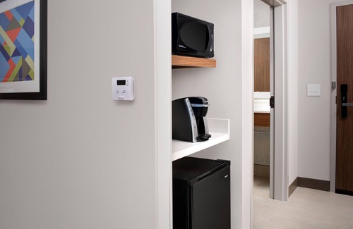 Knoxville Hotel | Holiday Inn Express Knoxville-Strawberry Plains by IHG