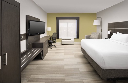 Knoxville Hotel | Holiday Inn Express Knoxville-Strawberry Plains by IHG