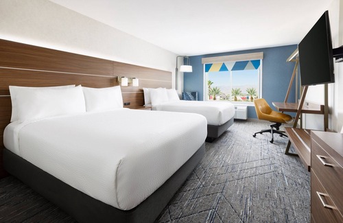 Las Vegas Hotel | Holiday Inn Express Las Vegas - Stadium Area by IHG