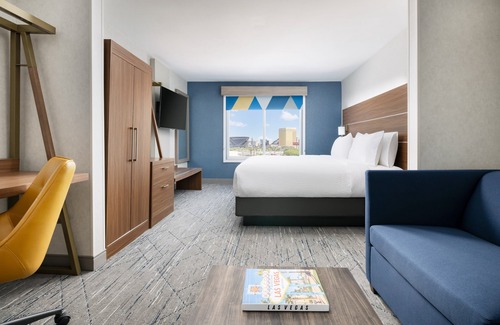 Las Vegas Hotel | Holiday Inn Express Las Vegas - Stadium Area by IHG