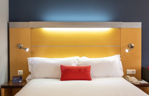 Paco De Arcos Hotel | Holiday Inn Express Lisbon - Oeiras by IHG