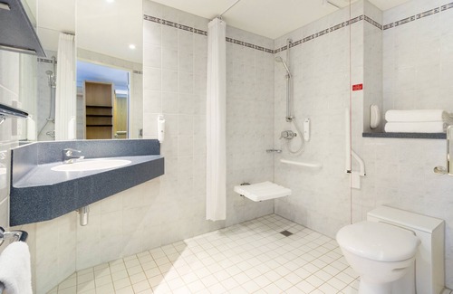 East Acton Hotel | Holiday Inn Express London - Park Royal by IHG