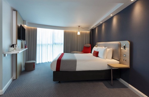 East Acton Hotel | Holiday Inn Express London - Park Royal by IHG