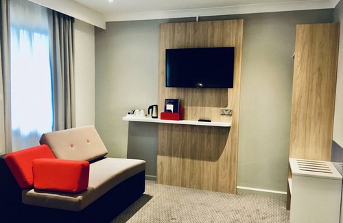 Pimlico Hotel | Holiday Inn Express London Victoria by IHG