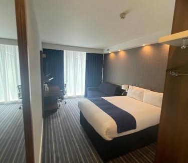 Manchester City Centre Hotel | Holiday Inn Express Manchester City Centre by IHG