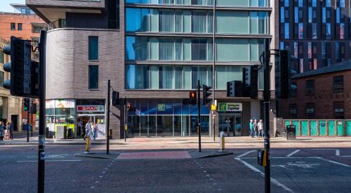 Manchester City Centre Hotel | Holiday Inn Express Manchester City Centre by IHG