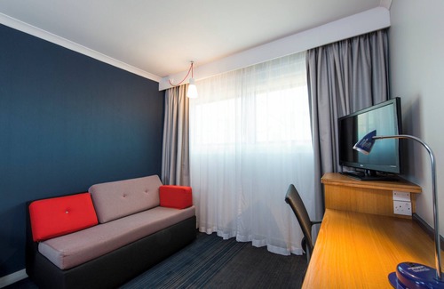 Salford Hotel | Holiday Inn Express Manchester - Salford Quays by IHG