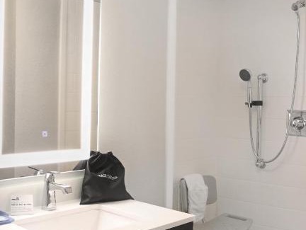 Little Woods Hotel | Holiday Inn Express New Orleans East by IHG