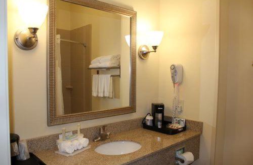 Niles Hotel | Holiday Inn Express Niles by IHG